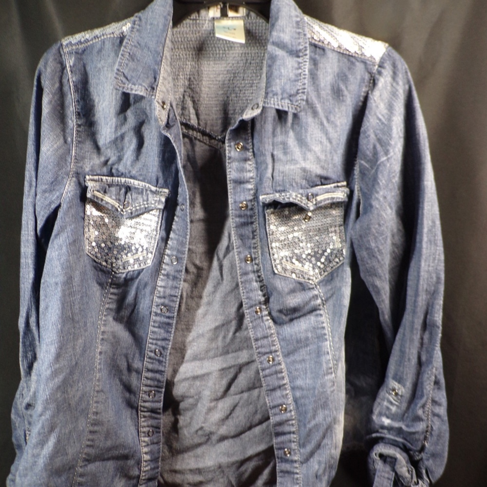 Blue Jean Button up Casual shirt w/ Sequins